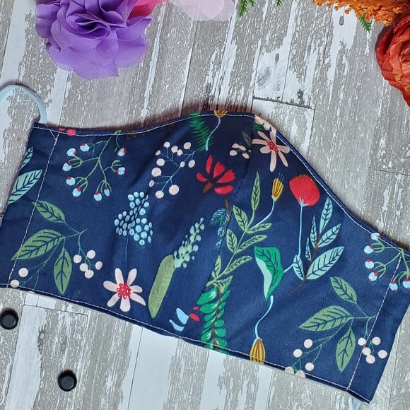 Mask - Picture 3 of 6